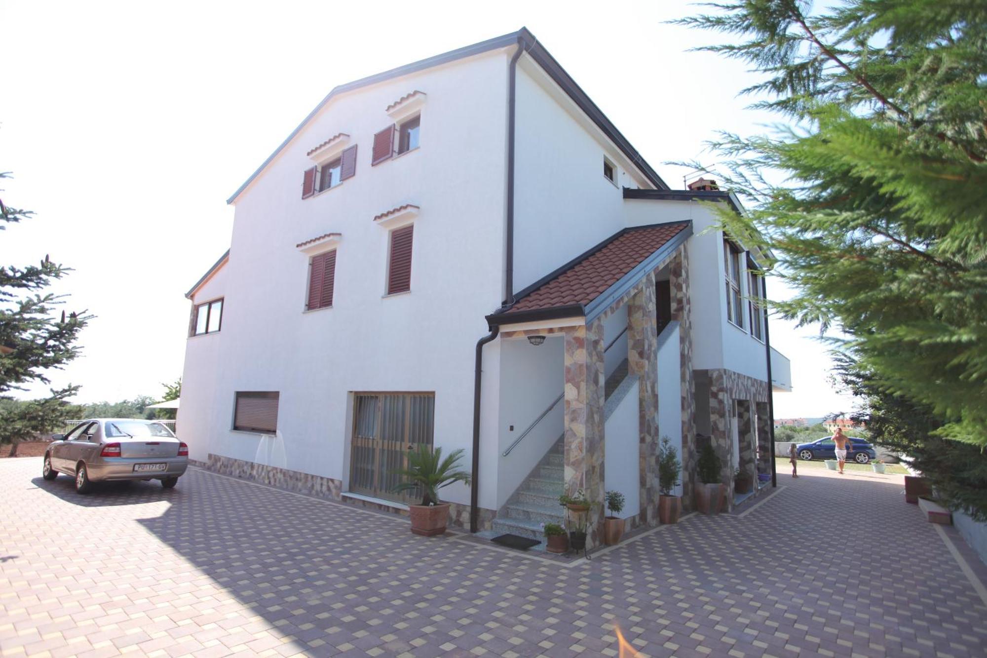 Villa Kimberly โรวีน ภายนอก รูปภาพ